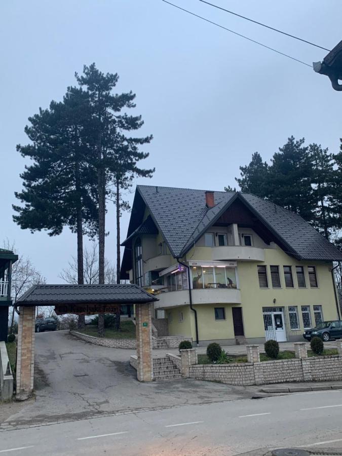 Restoran&Motel And Apartmants Lovacka Prica Tesanj Ngoại thất bức ảnh
