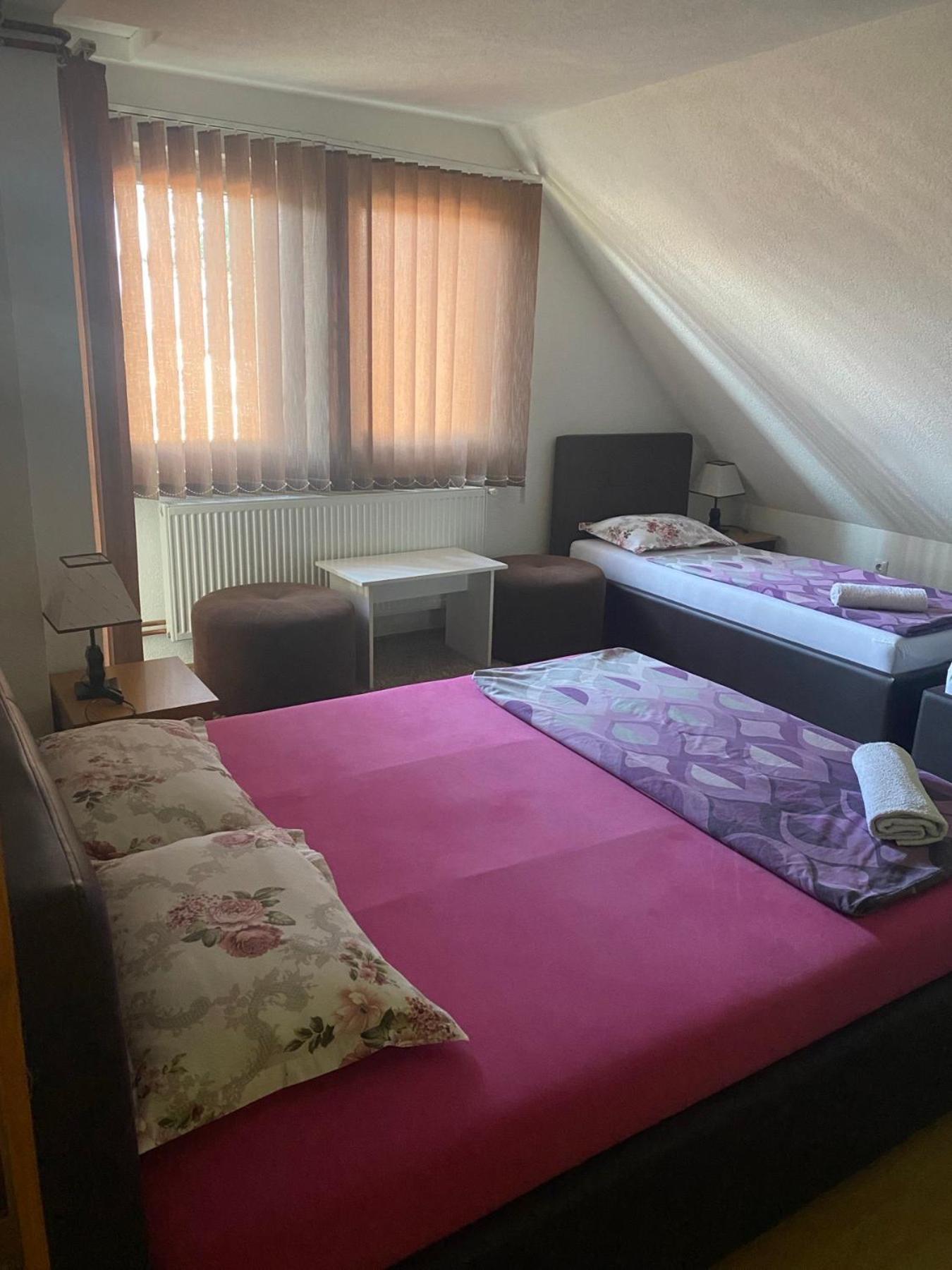 Restoran&Motel And Apartmants Lovacka Prica Tesanj Ngoại thất bức ảnh
