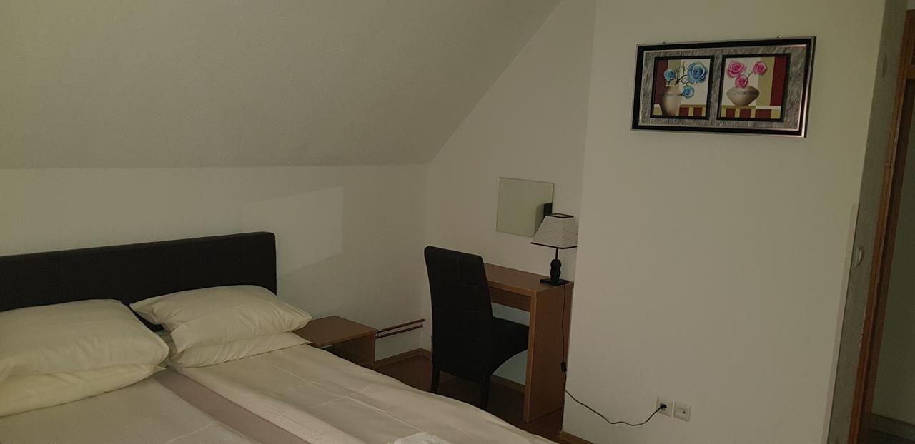 Restoran&Motel And Apartmants Lovacka Prica Tesanj Ngoại thất bức ảnh