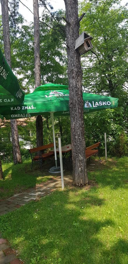 Restoran&Motel And Apartmants Lovacka Prica Tesanj Ngoại thất bức ảnh